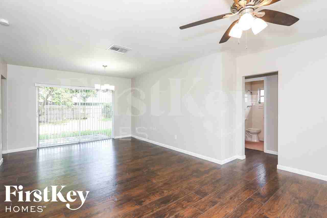 16025 Swave - Photo 2 of 15