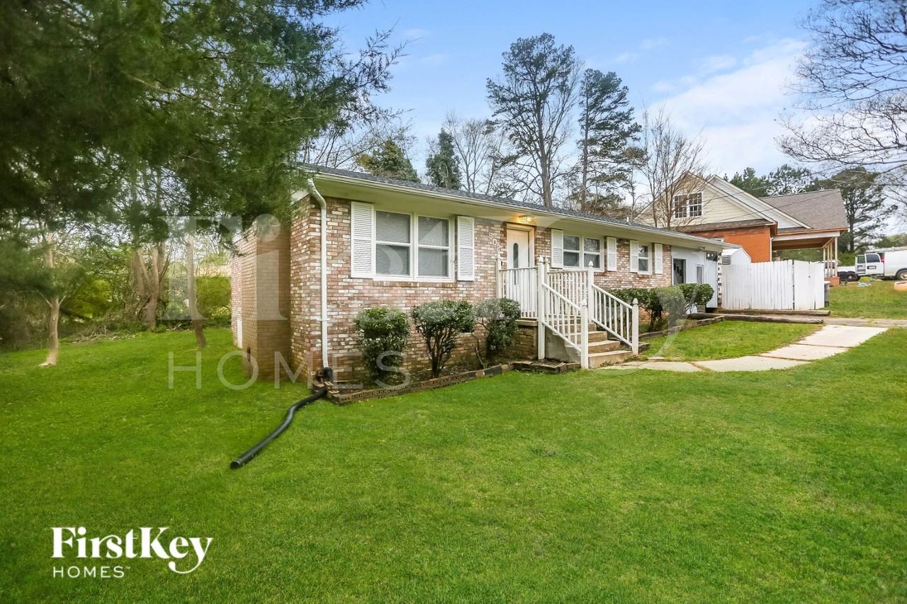 1502 Kingston Dr - Photo 3 of 15