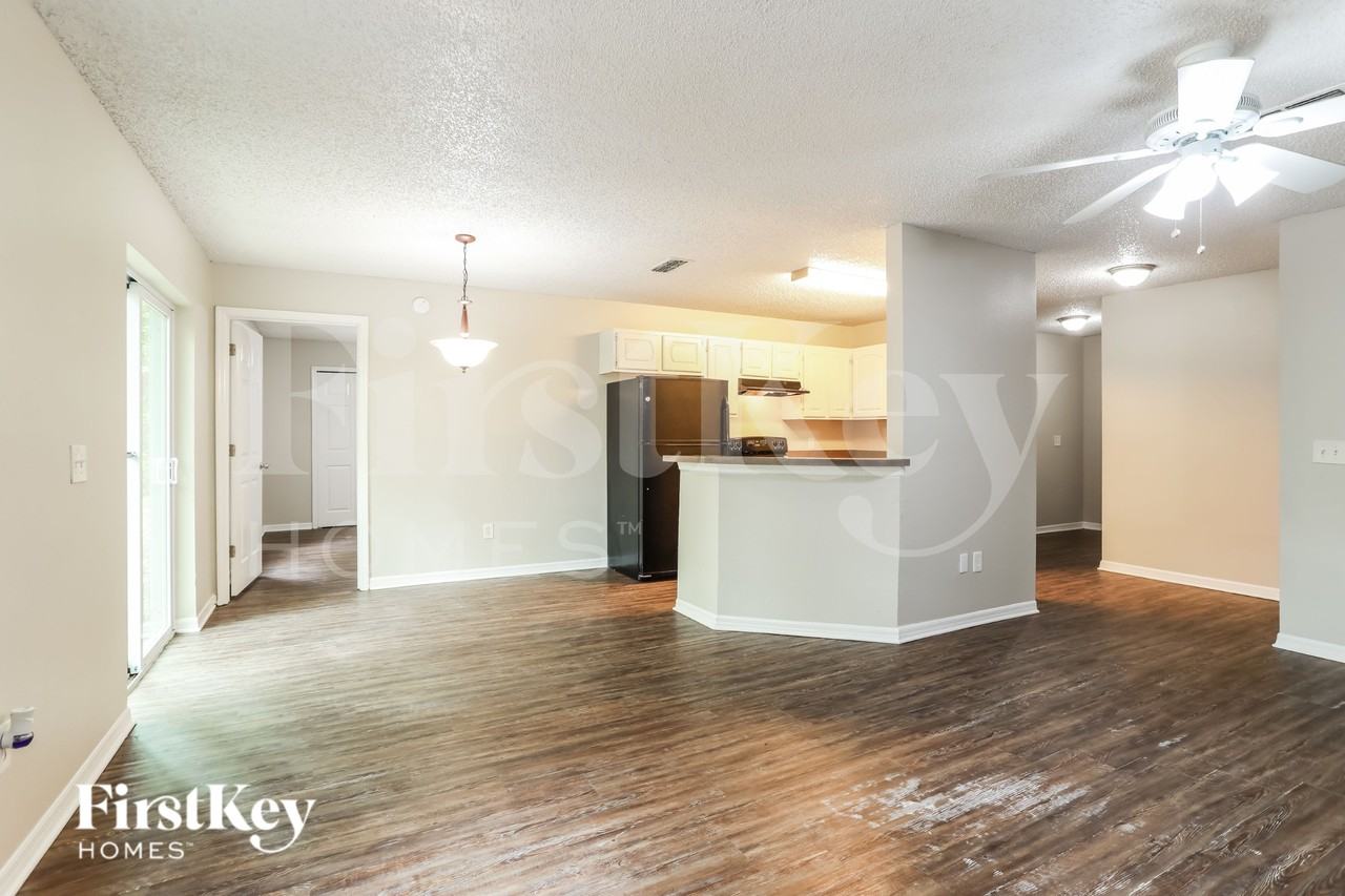 14831 Se 25th Ave - Photo 3 of 16