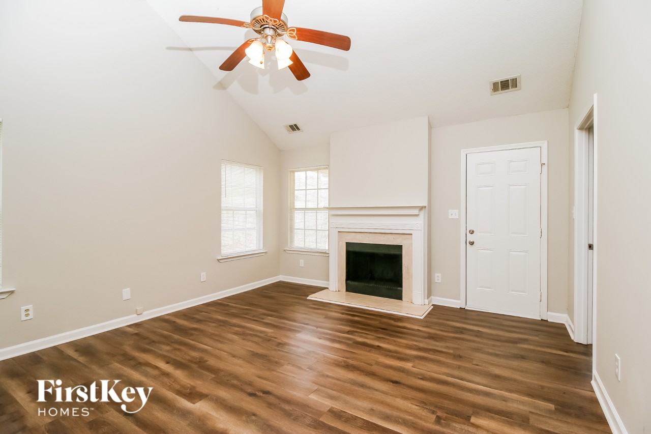 115 Kendall Ln - Photo 3 of 16