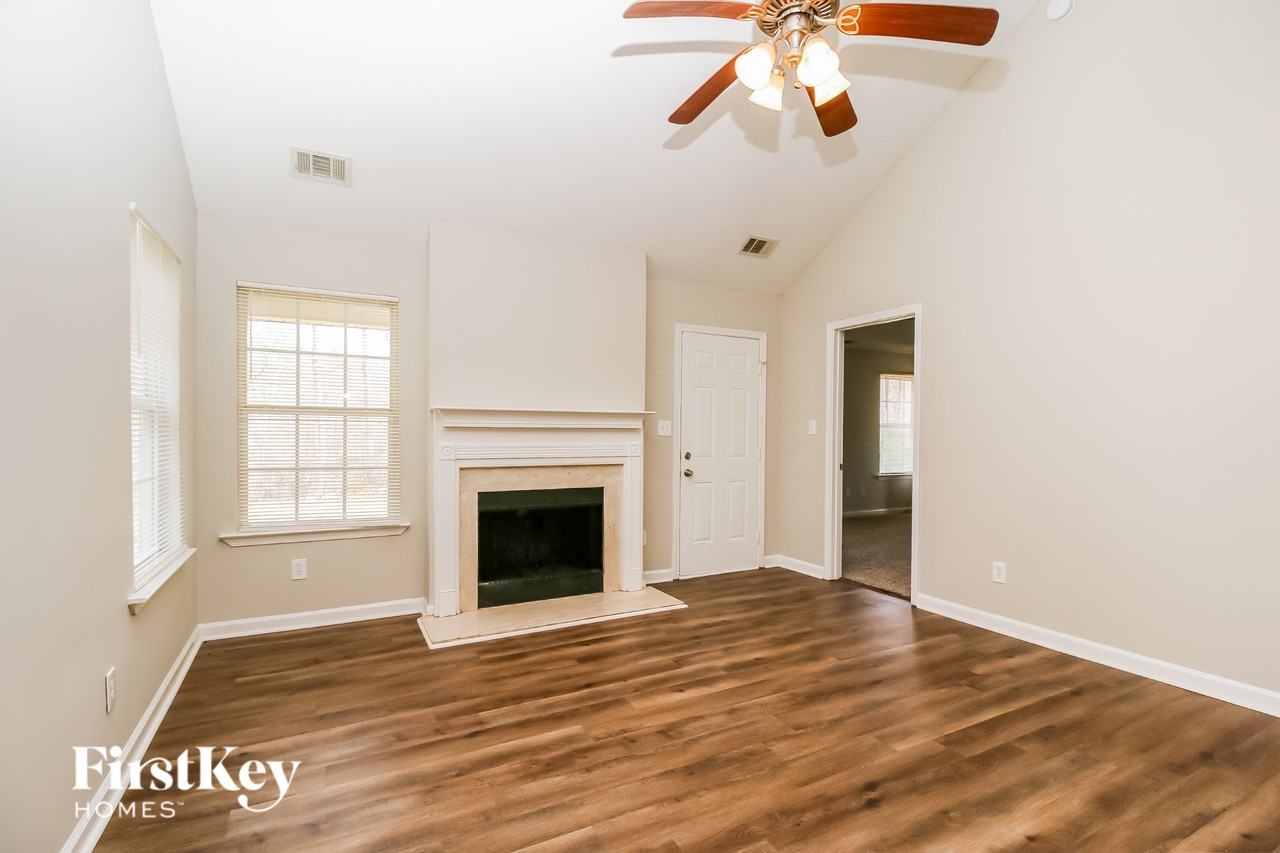 115 Kendall Ln - Photo 4 of 16