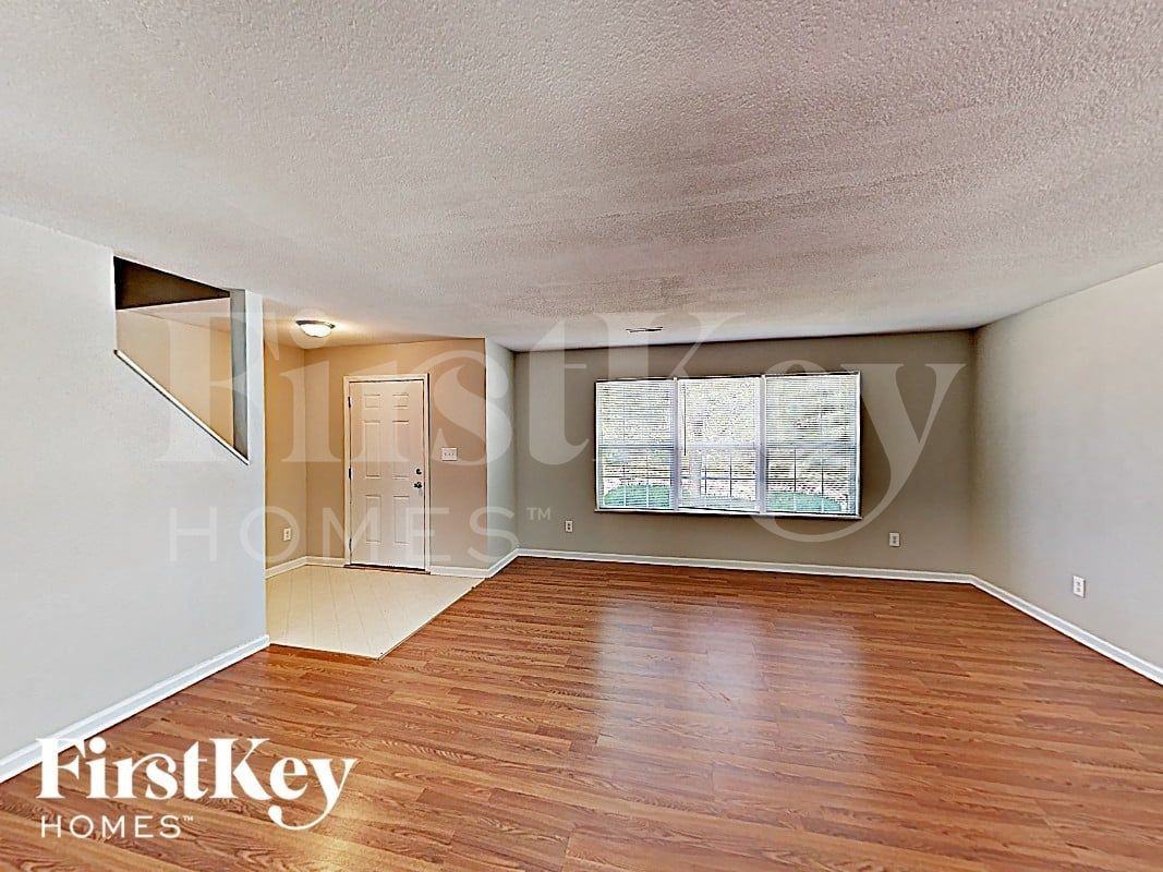 11105 Falls Church Dr - Photo 2 of 17