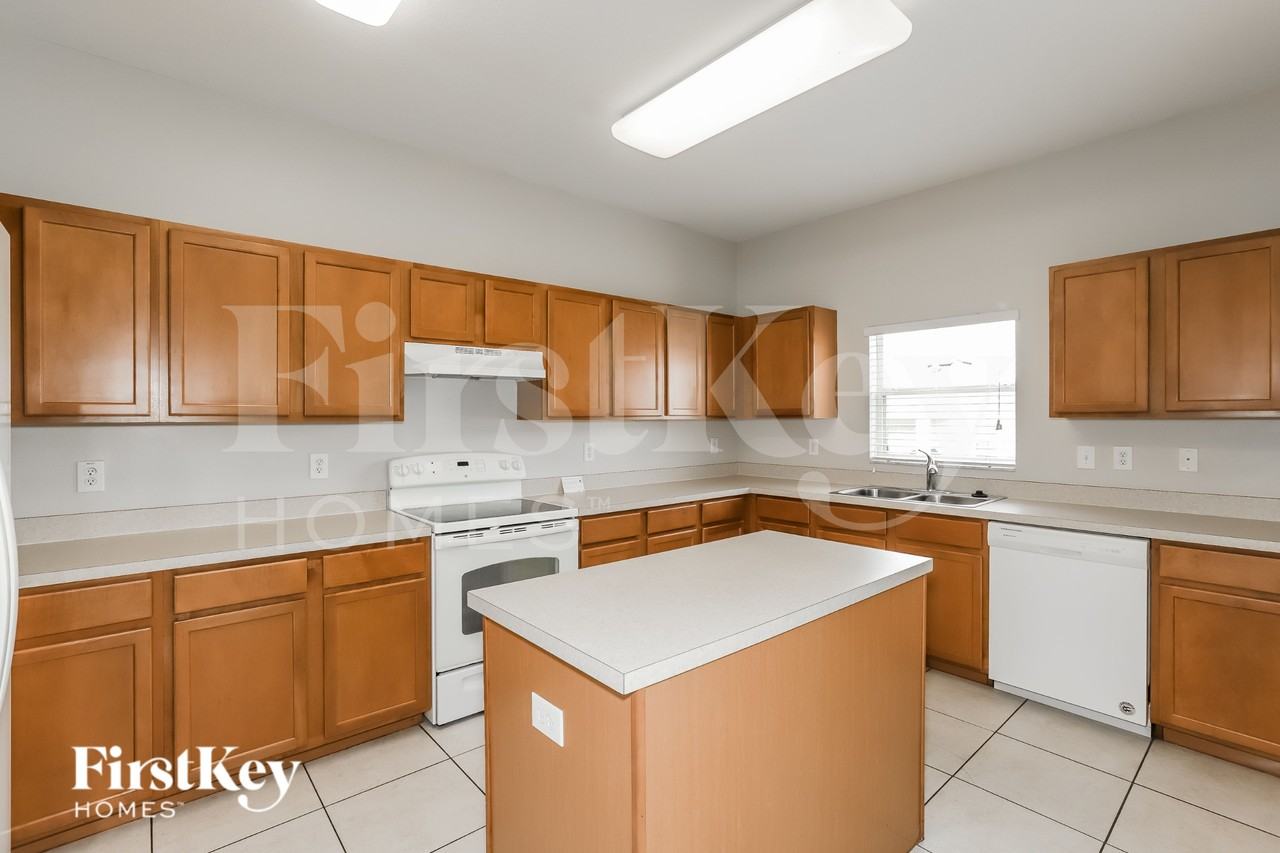 10614 Shady Branch Dr - Photo 7 of 16