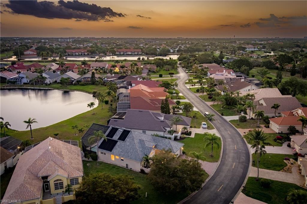 28460 Highgate Dr - Photo 5 of 45