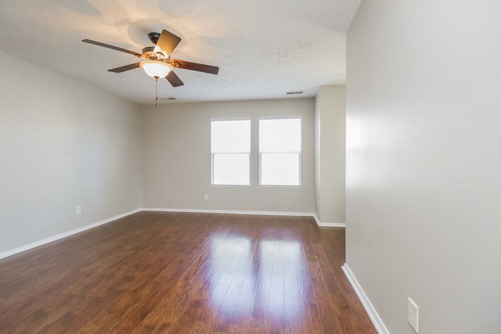 2735 Sutherland Dr - Photo 4 of 16