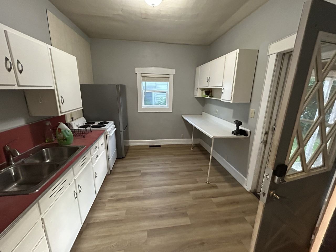 406 S College Ave - Photo 4 of 10