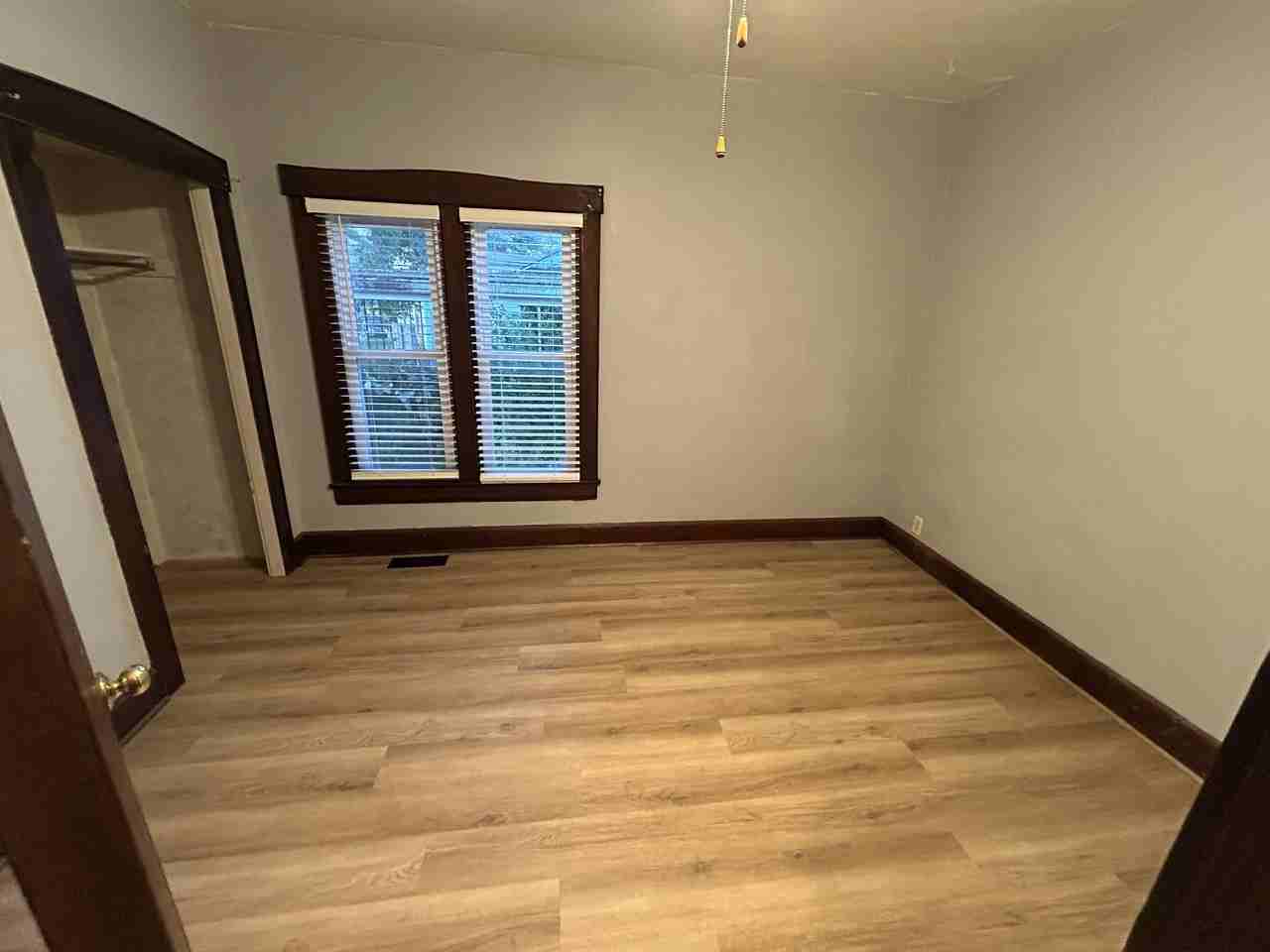 406 S College Ave - Photo 6 of 10