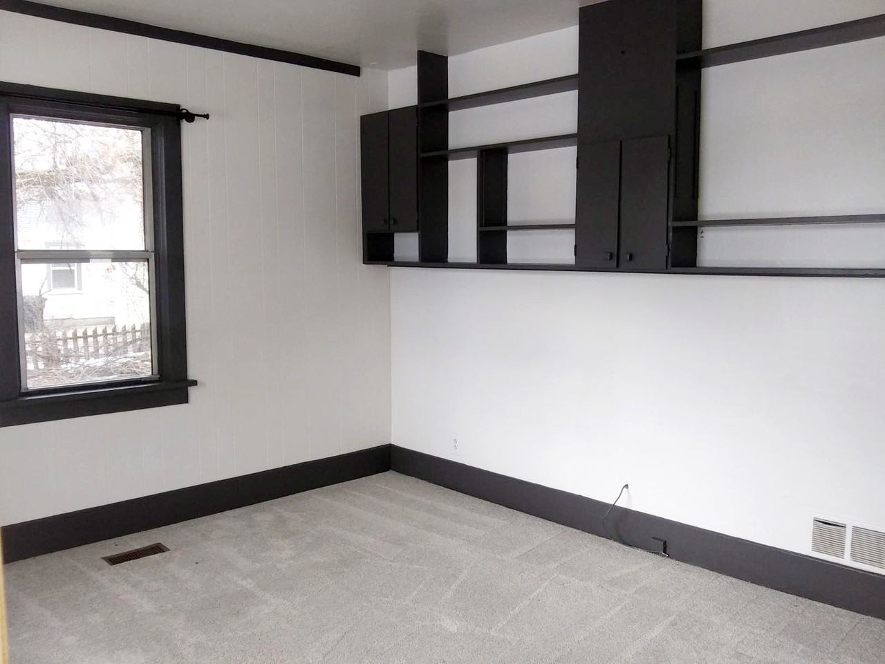 267 E Center St - Photo 2 of 10