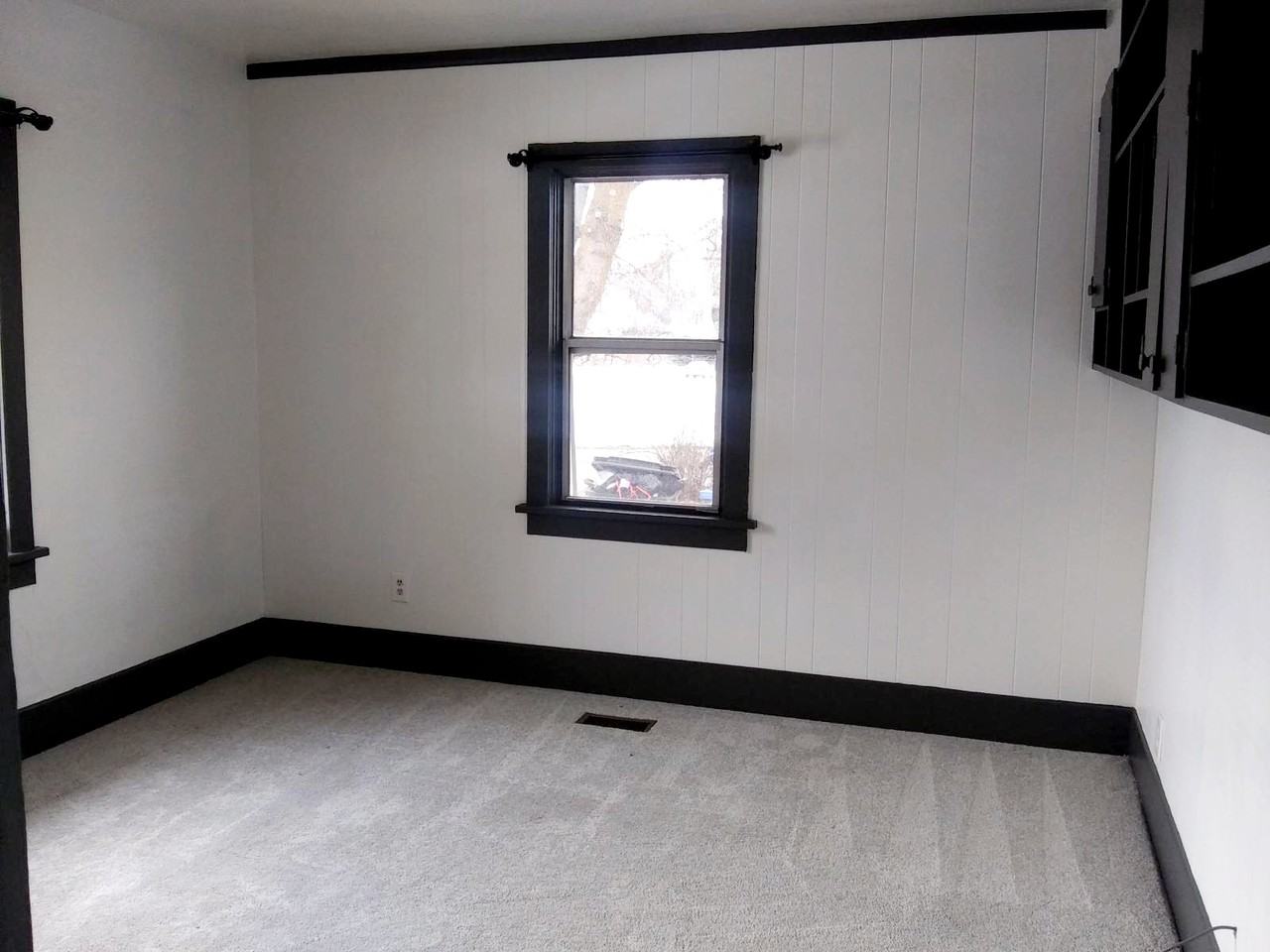 267 E Center St - Photo 3 of 10