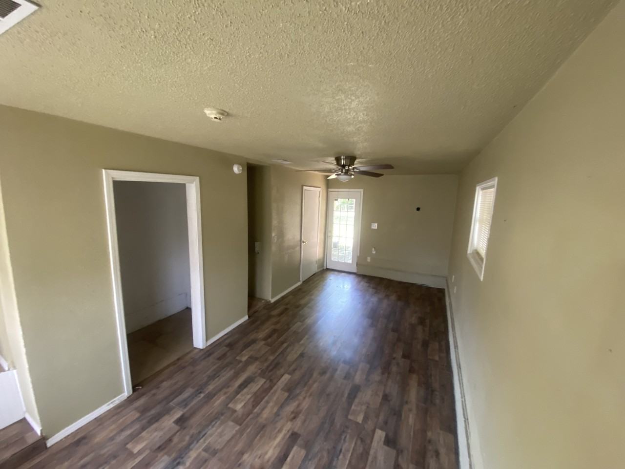 316 E Jarman Dr - Photo 2 of 14