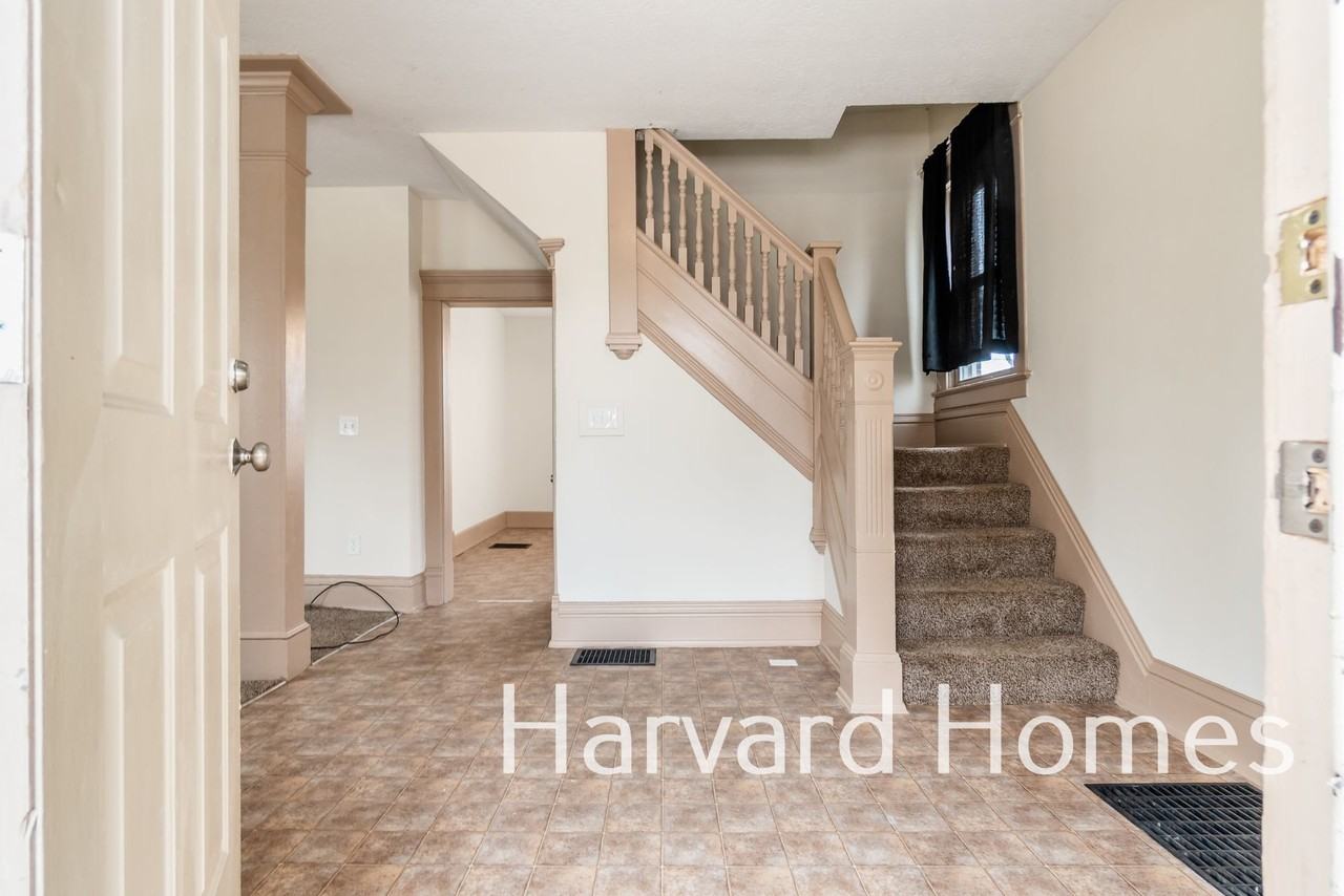 131 Midland Ave - Photo 5 of 26