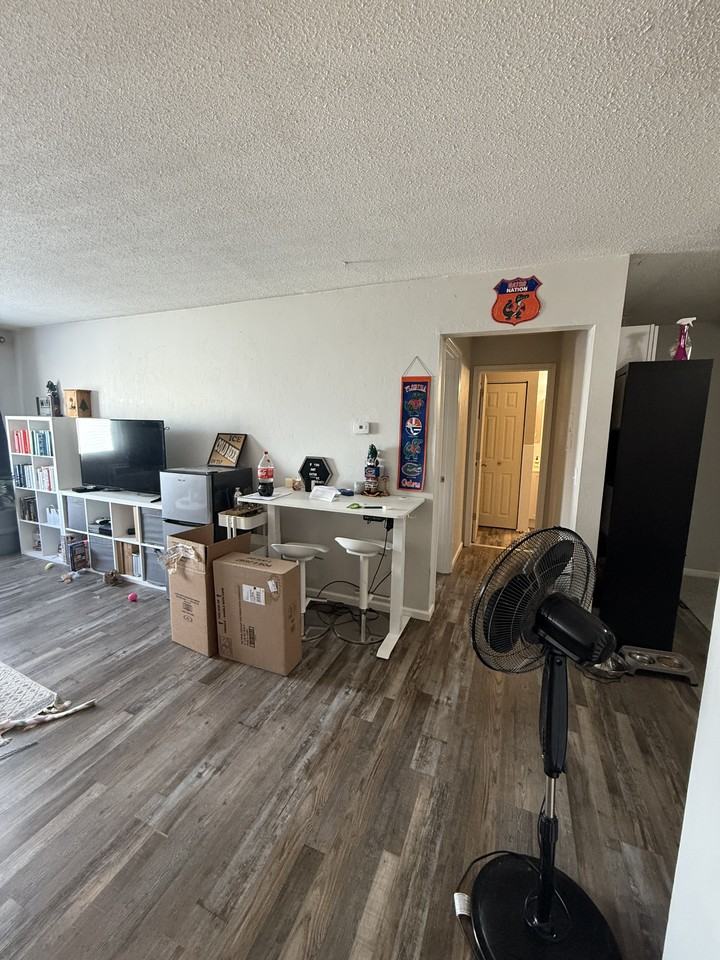 814 11th Ave Se #204 - Photo 2 of 8