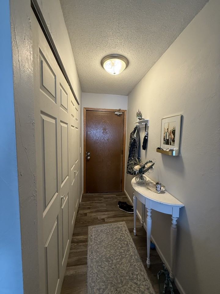 814 11th Ave Se #204 - Photo 5 of 8