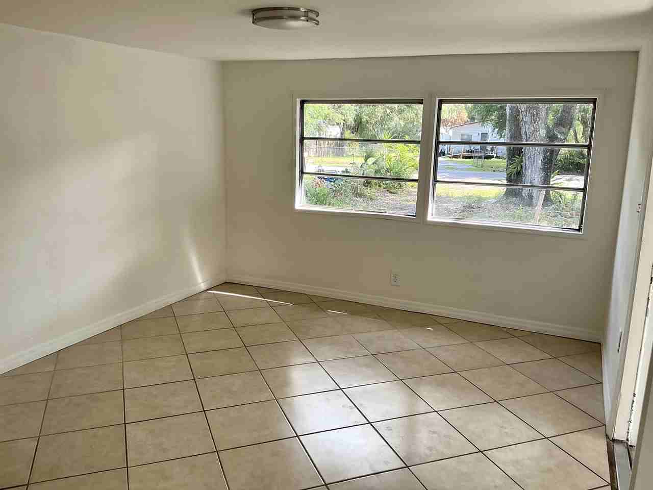 3495 Forest Dr - Photo 3 of 9