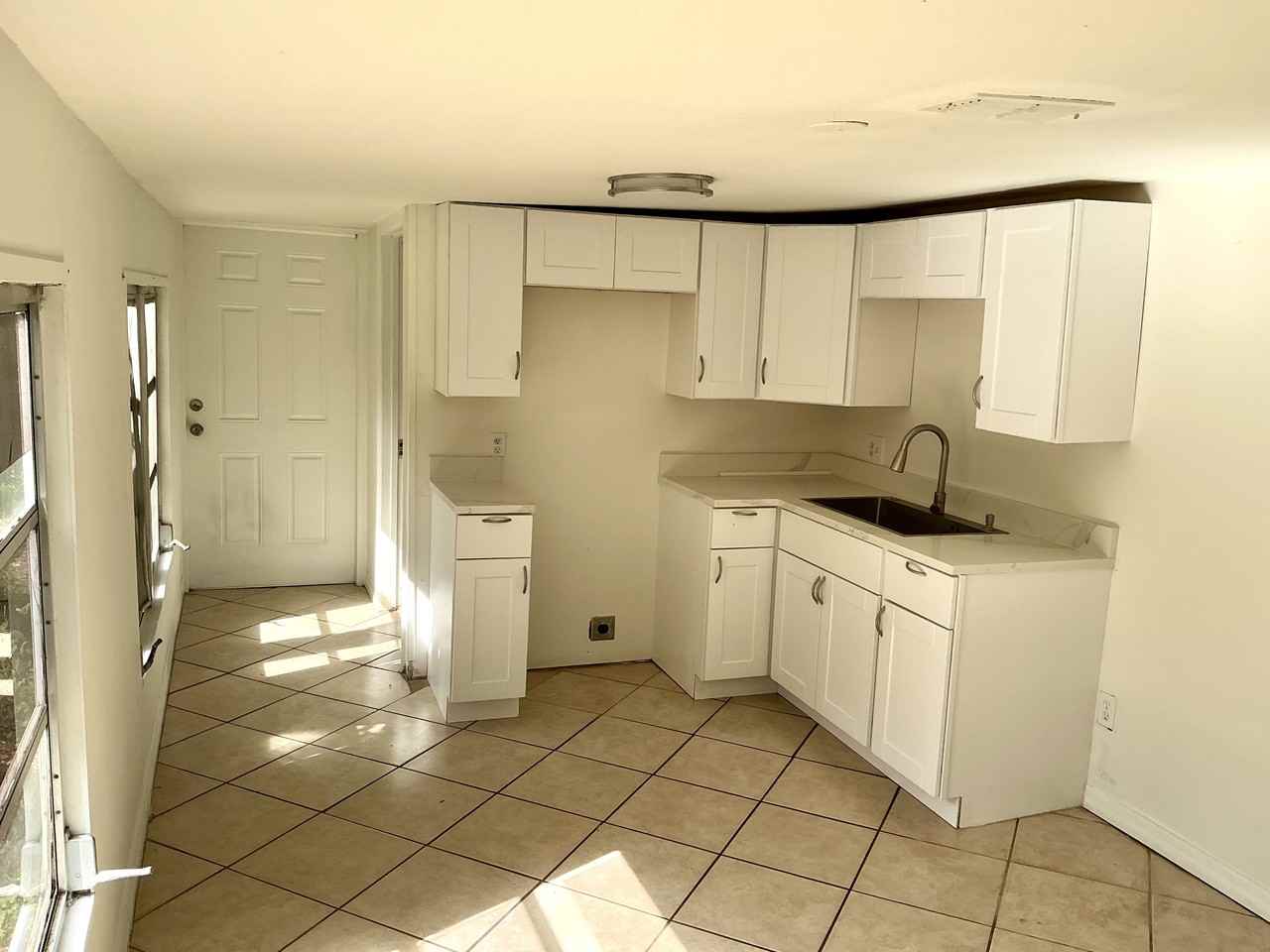 3495 Forest Dr - Photo 4 of 9