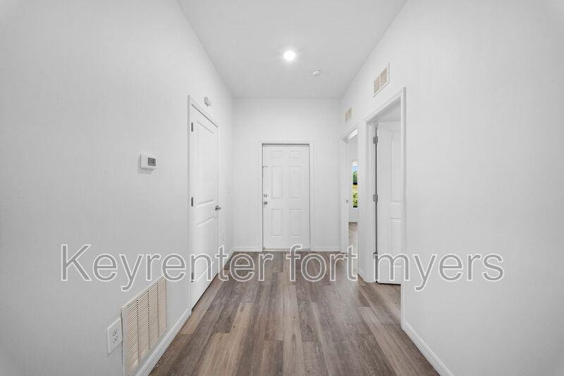 26483 Sandhill Blvd - Photo 4 of 25