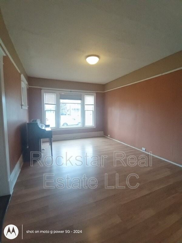 519 E Ermina Ave - Photo 6 of 31