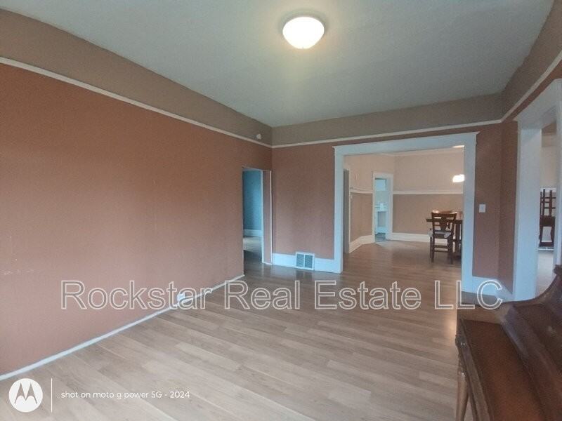 519 E Ermina Ave - Photo 7 of 31