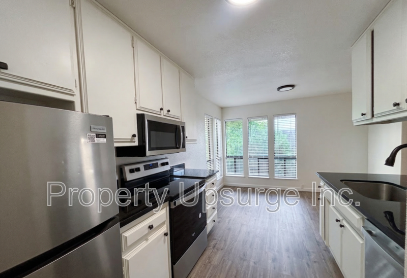 855 Lakeside Dr #6 - Photo 3 of 16