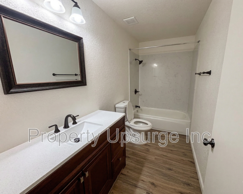 855 Lakeside Dr #6 - Photo 5 of 16