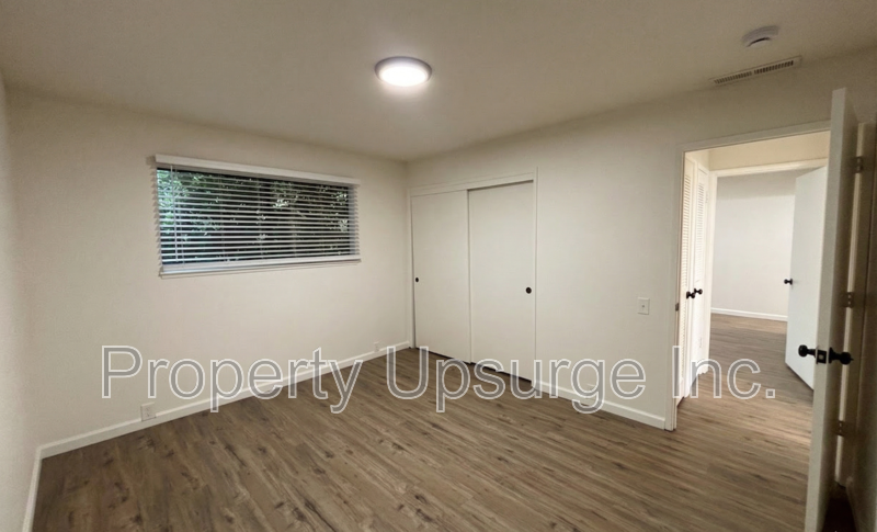 855 Lakeside Dr #6 - Photo 7 of 16