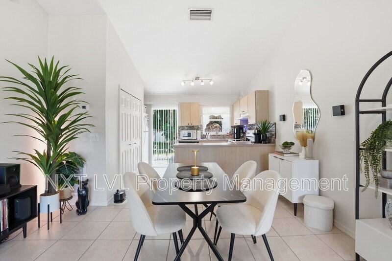 8402 Matanzas Rd - Photo 5 of 20