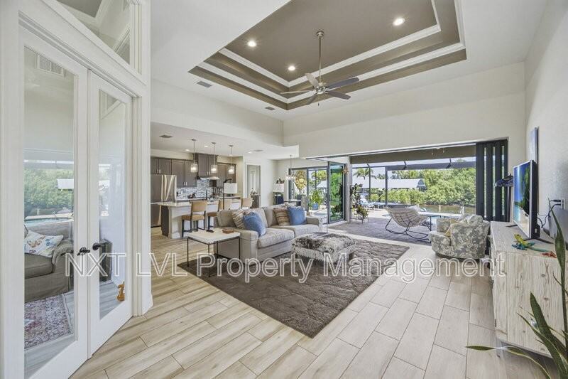 12418 Prather Ave - Photo 3 of 38