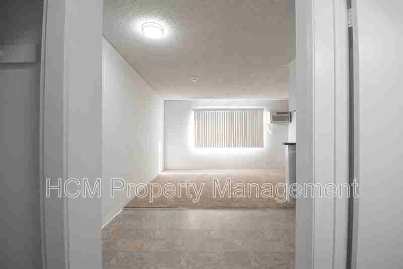 10042 Commerce Ave #27 - Photo 7 of 8