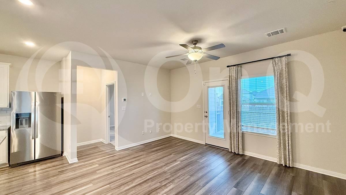 1850 Settlers Glen Dr #104 - Photo 4 of 10