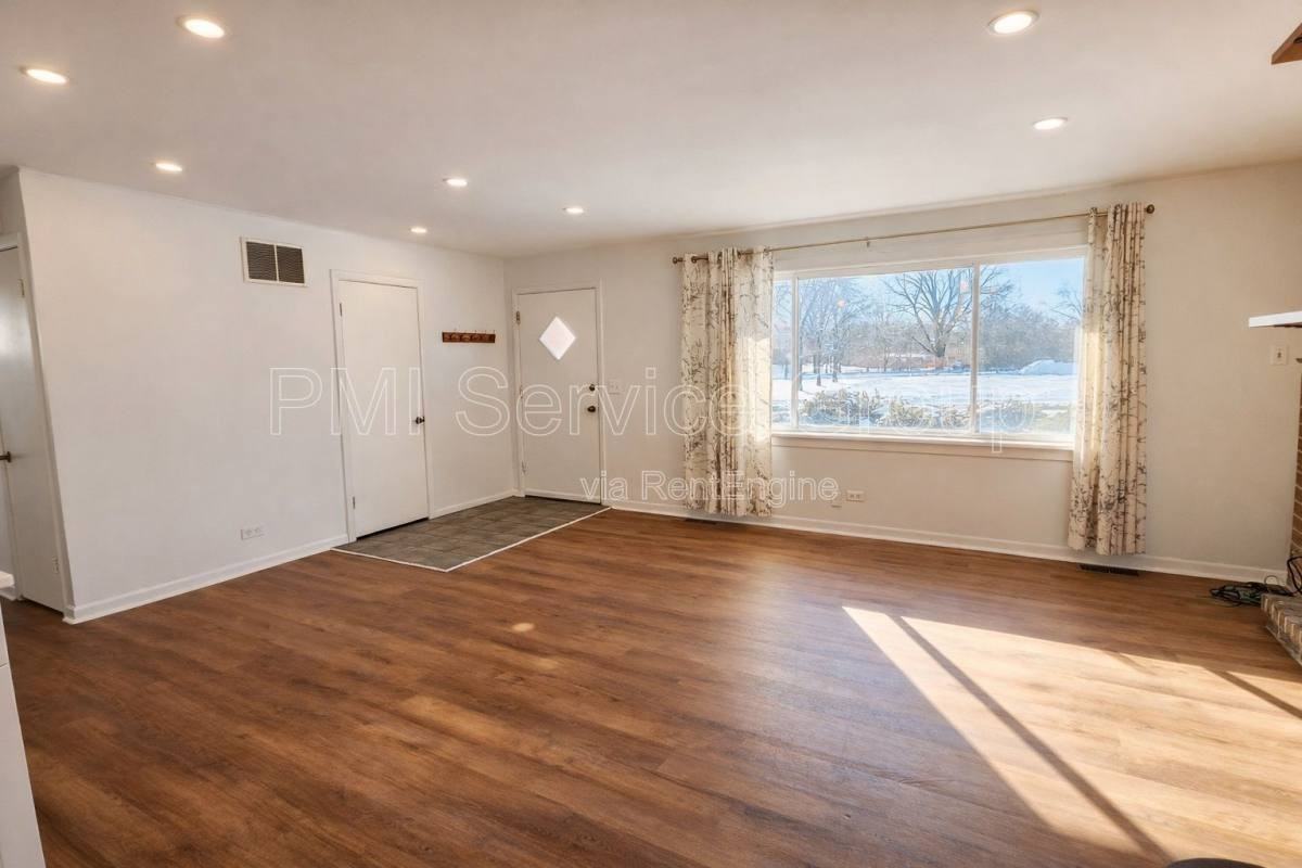 5440 Benton Ave - Photo 3 of 10