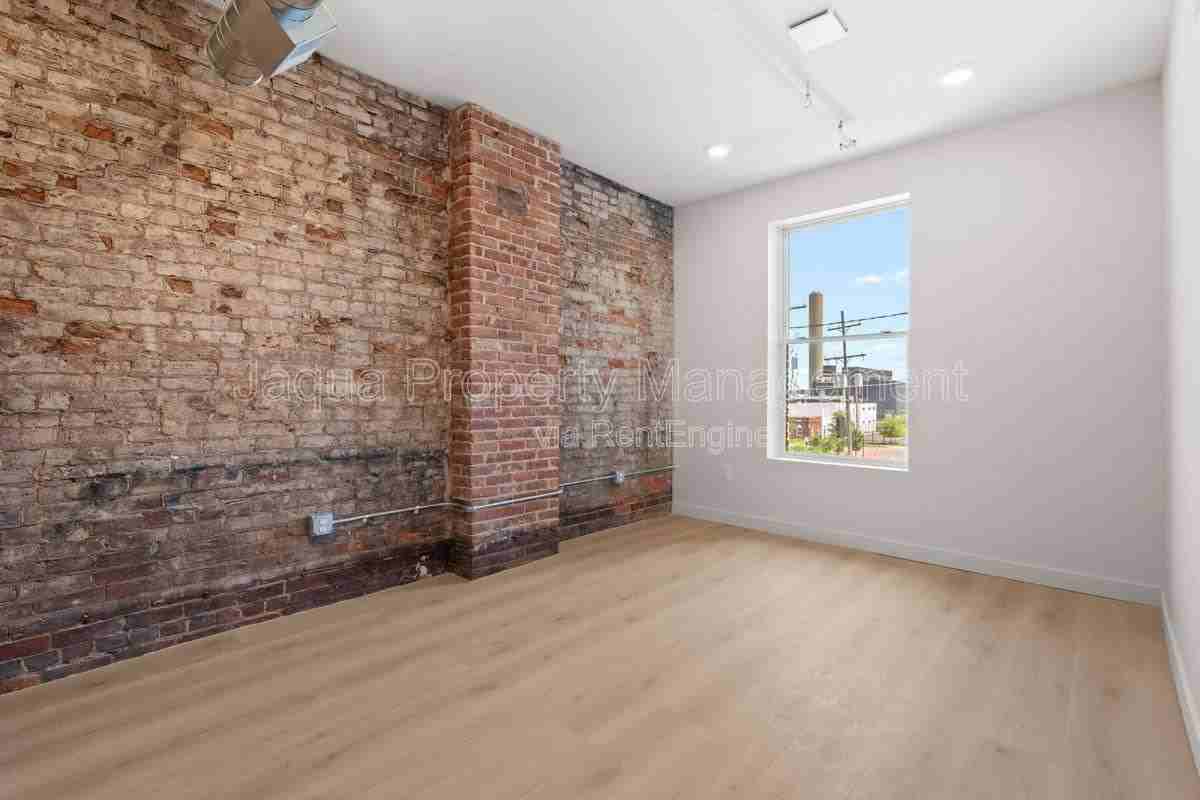 266 E Michigan Ave #303 - Photo 3 of 10