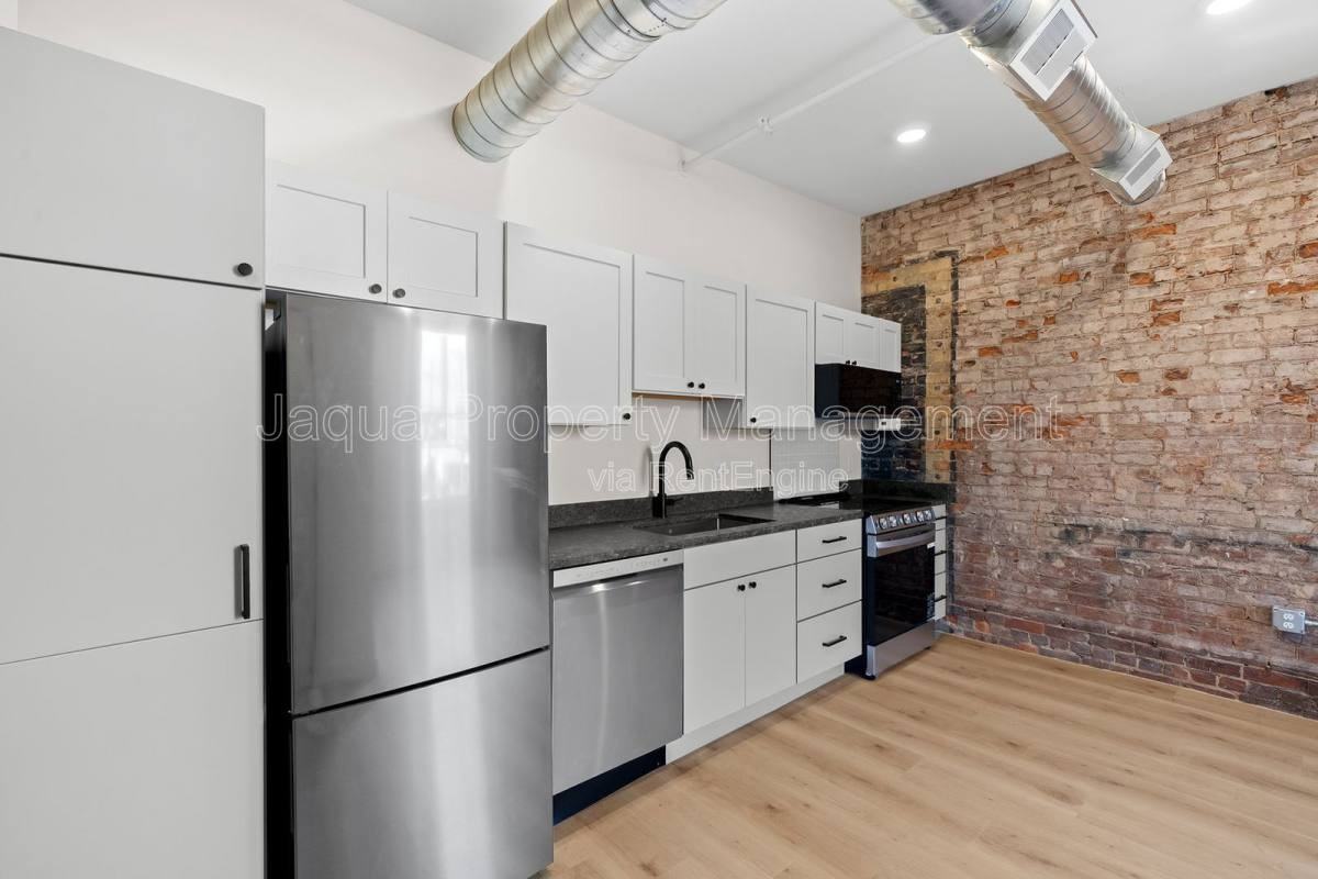 266 E Michigan Ave #303 - Photo 6 of 10