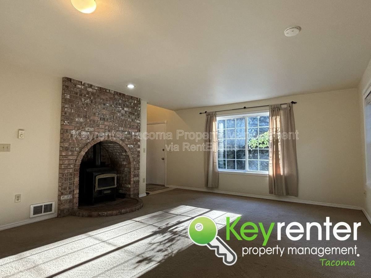 1051 Paiute Trl - Photo 2 of 10