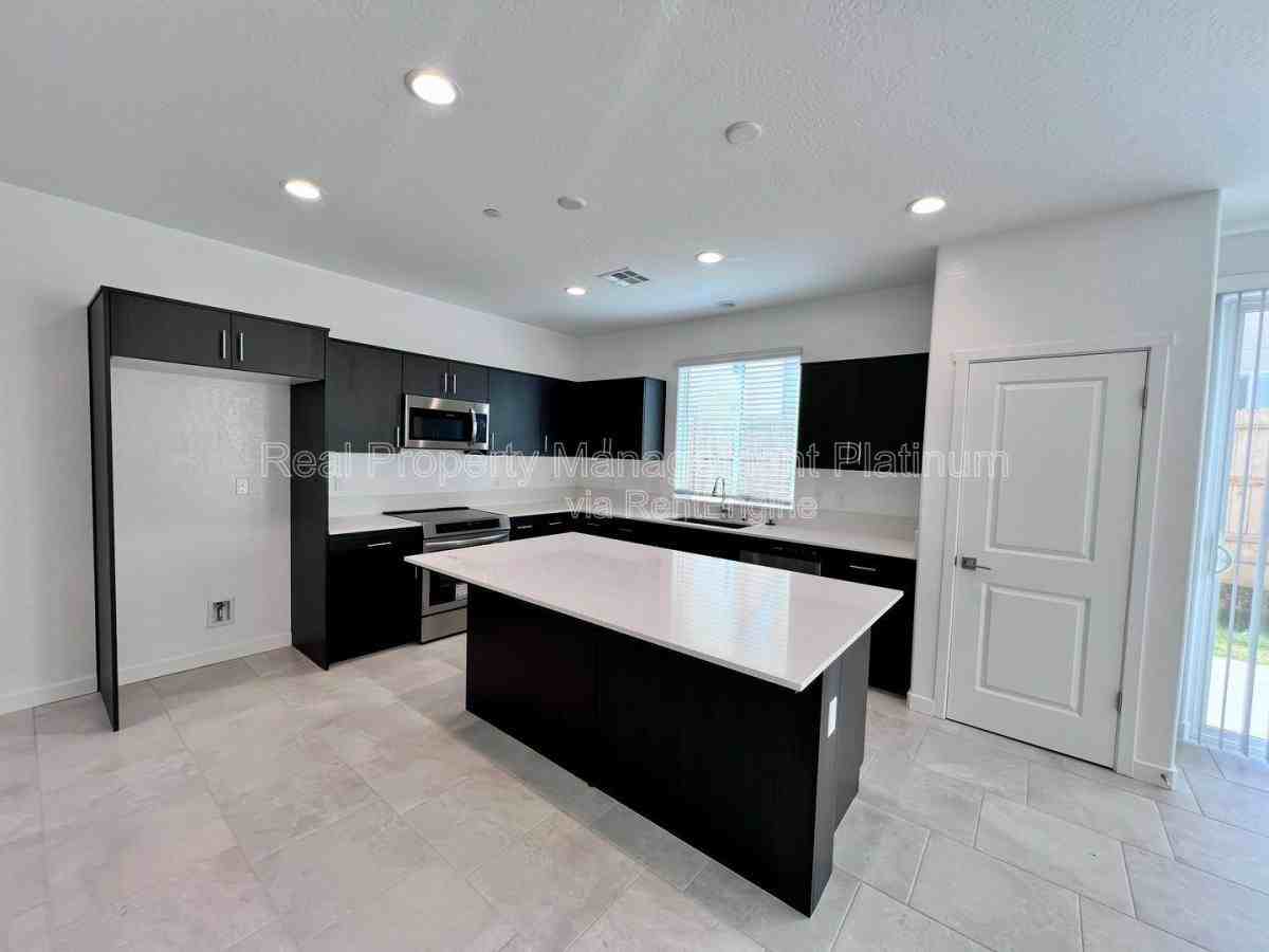 2891 E Tierra Dr - Photo 2 of 10