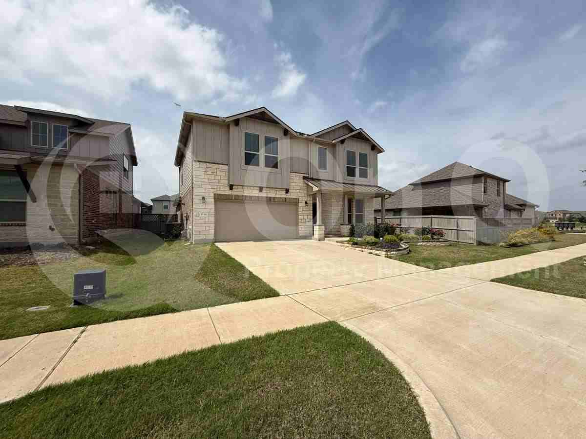 1710 Stetson St - Photo 2 of 10