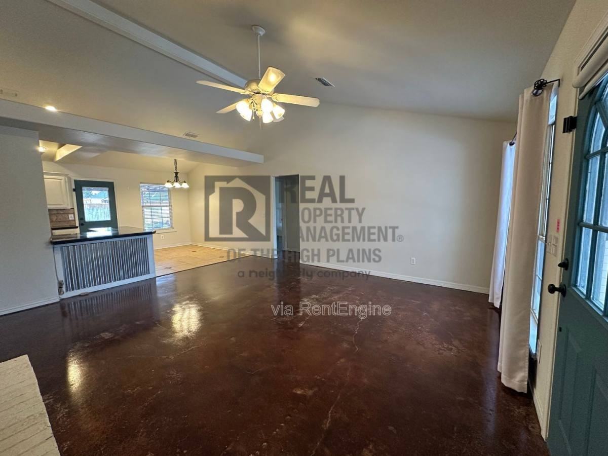2513 Stardust Ln - Photo 2 of 10