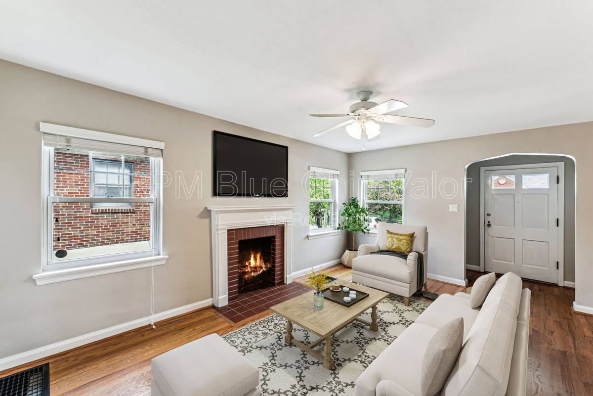 3331 Ameliamont Ave - Photo 3 of 10