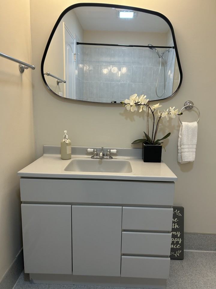 2731 E 65th St #1stFL - Photo 4 of 14