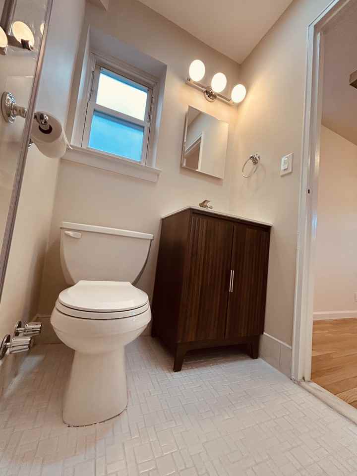 2731 E 65th St #1stFL - Photo 5 of 14