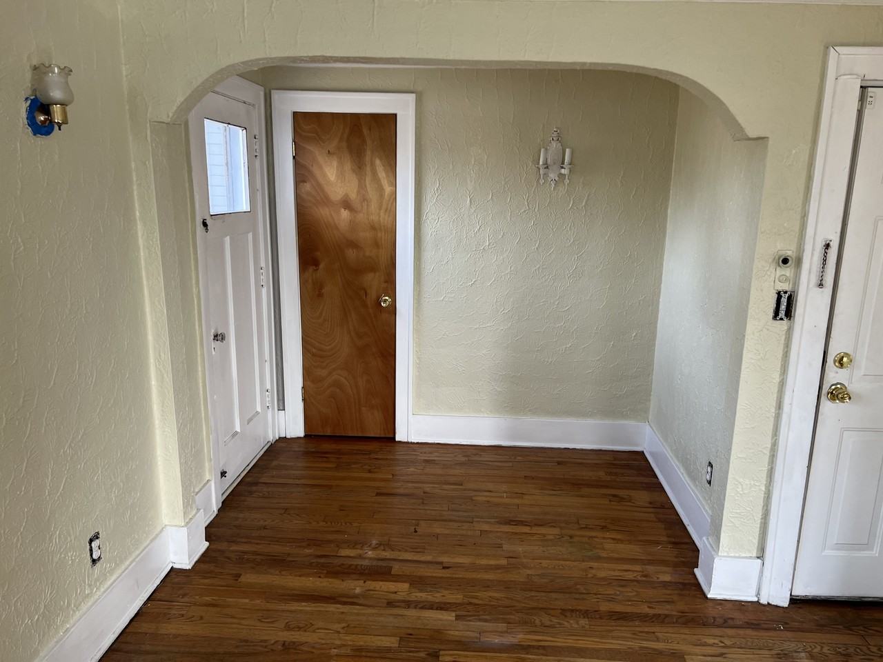 7369 Globe St #B - Photo 3 of 5