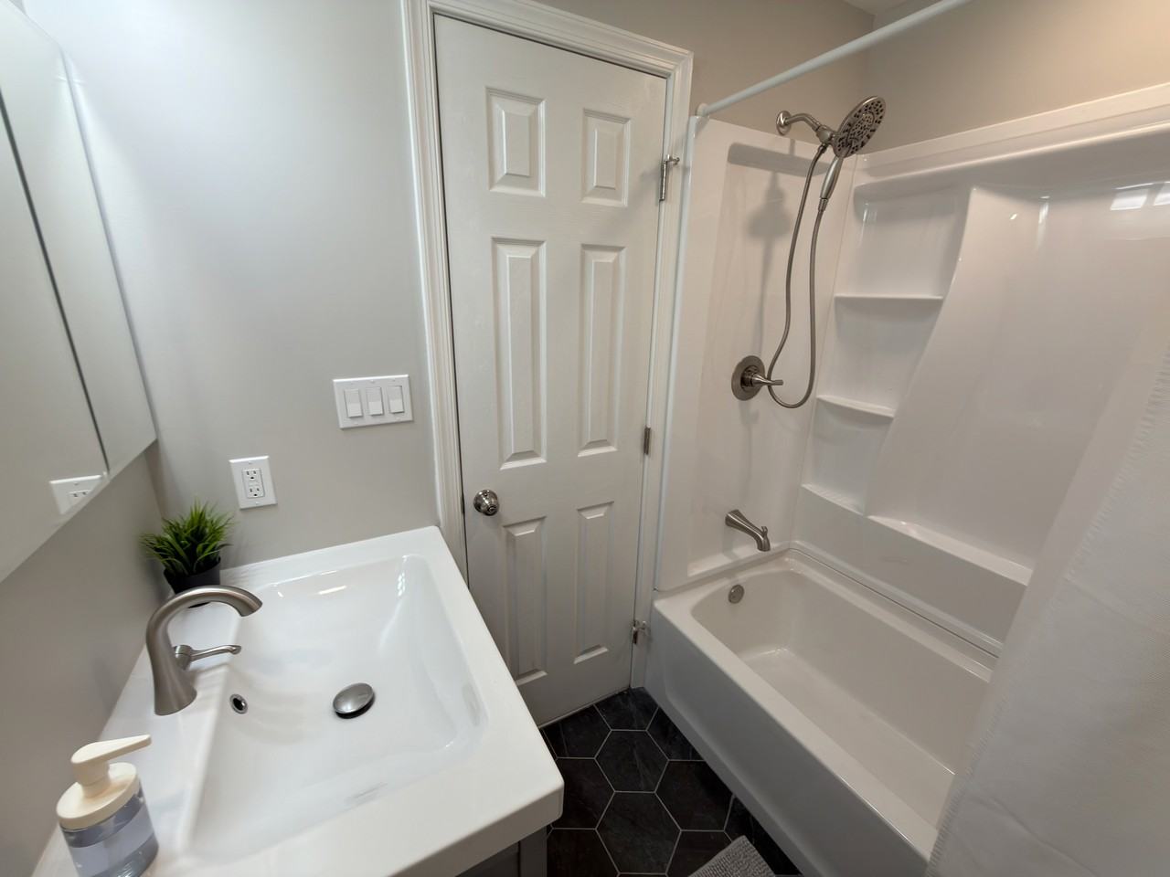 388 Conarroe St #2 - Photo 6 of 14