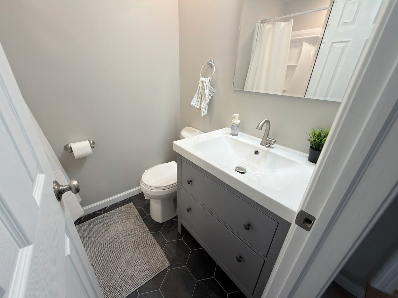 388 Conarroe St #2 - Photo 7 of 14