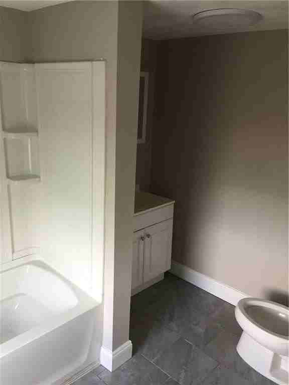 64 Lyon Ave - Photo 2 of 9