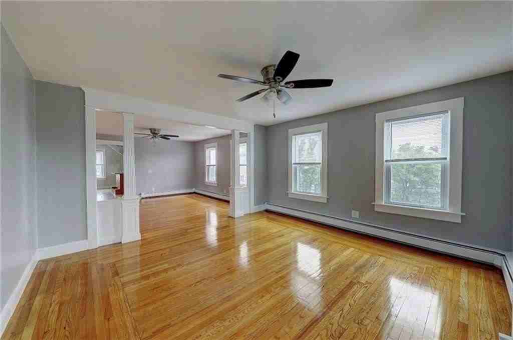 64 Lyon Ave - Photo 6 of 9