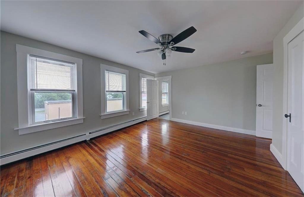 64 Lyon Ave - Photo 7 of 9