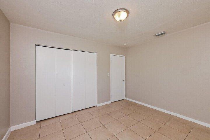 1107 Nw 15th St - Photo 7 of 13