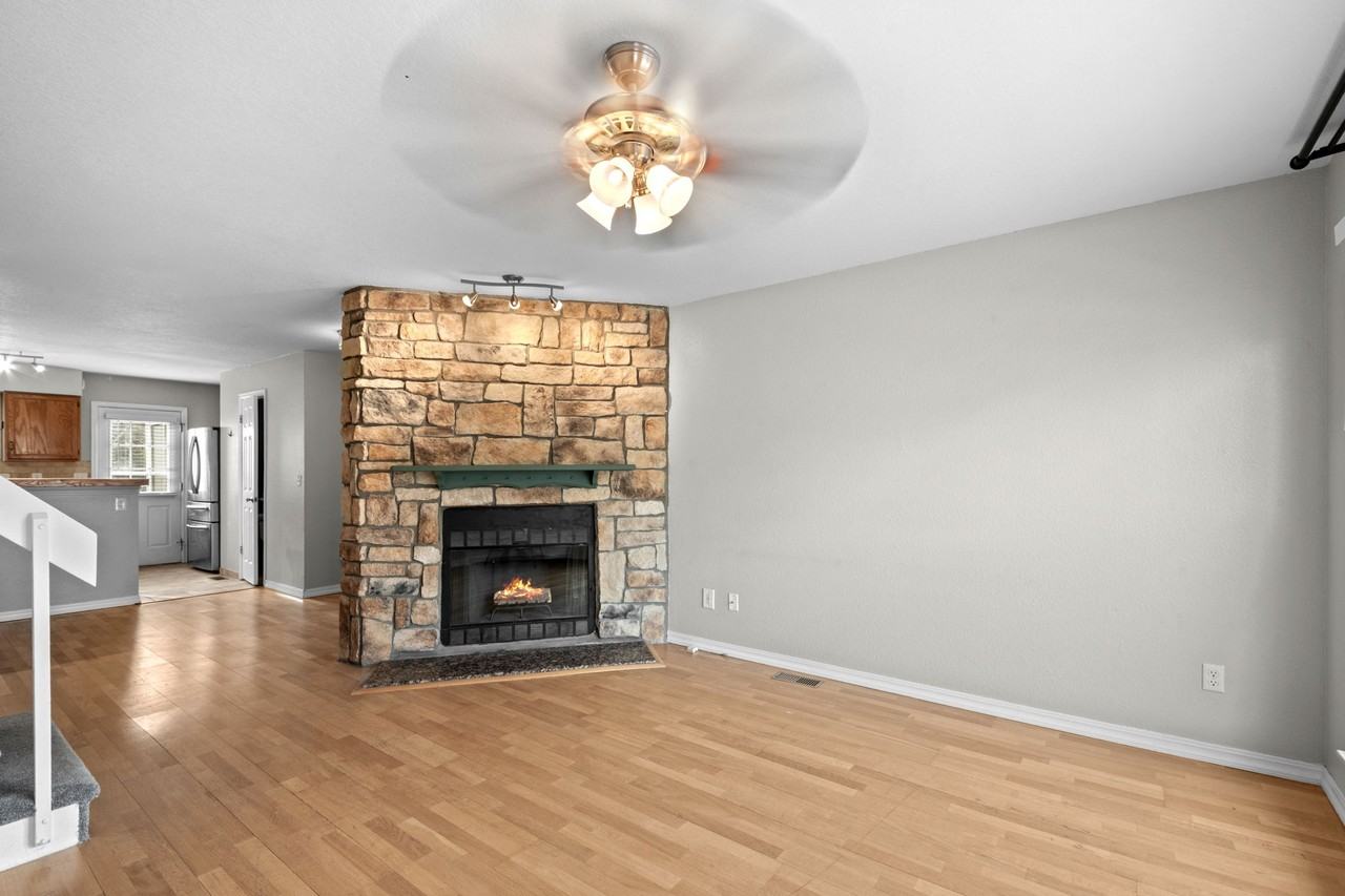 10857 Summerset Way - Photo 2 of 32