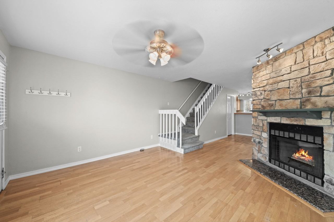 10857 Summerset Way - Photo 3 of 32