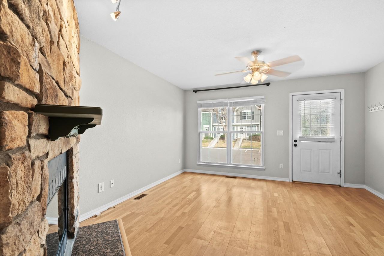 10857 Summerset Way - Photo 4 of 32