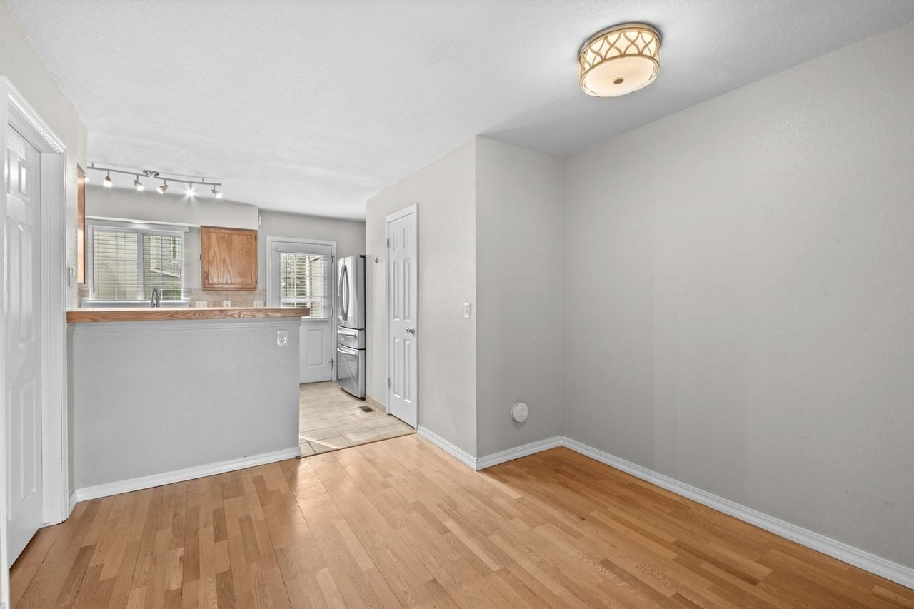 10857 Summerset Way - Photo 6 of 32